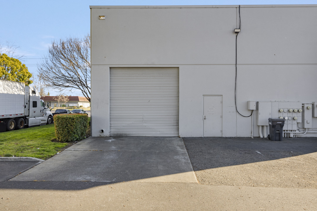 3,600 SF Industrial Space in Hayward, CA Photo
